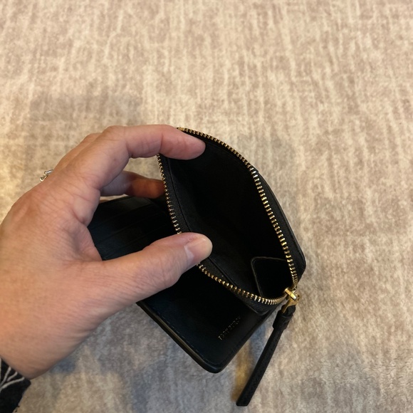 Tory Burch McGraw Pebbled Leather Bucket Bag and Matching Wallet - Picture 15 of 16